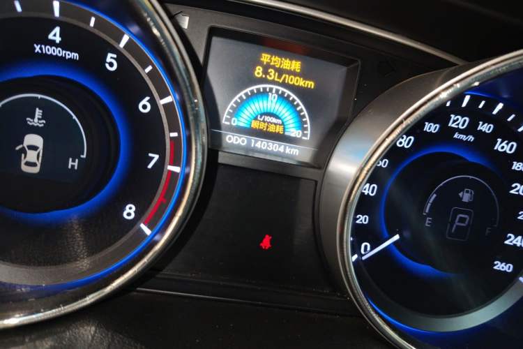 Used Hyundai Sonata 2014 2.0L Automatic Luxury Edition Odometer Close Up