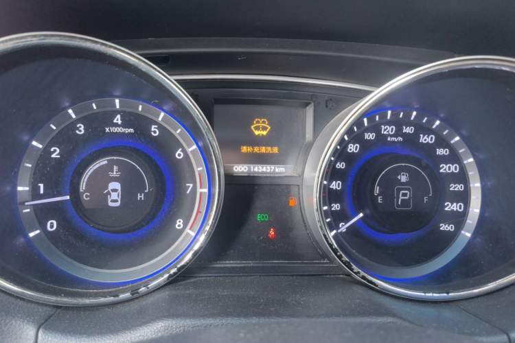 Used Hyundai Sonata 2014 2.4L Automatic Leading Edition China IV Standard Odometer Close Up