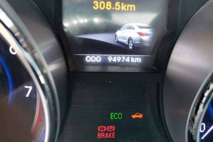 Used Hyundai Sonata 2014 2.4L Automatic Leading Edition China IV Standard Odometer Close Up