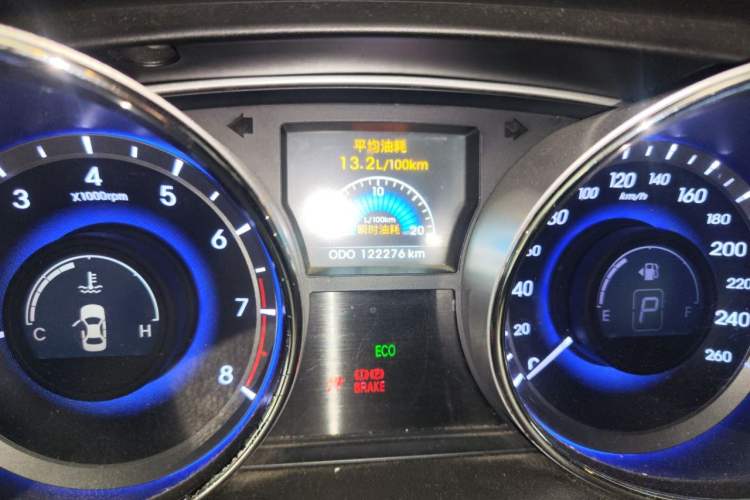 Used Hyundai Sonata 2014 2.4L Automatic Luxury Version China IV Standard Odometer Close Up