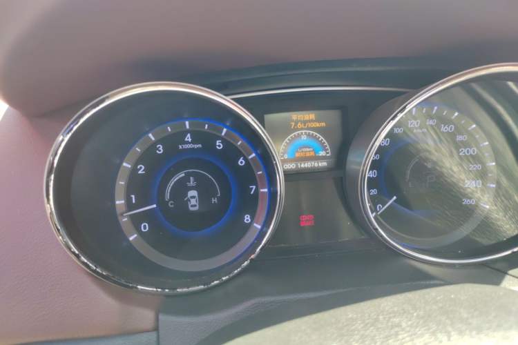 Used Hyundai Sonata 2014 2.4L Automatic Leading Edition China IV Standard Odometer Close Up