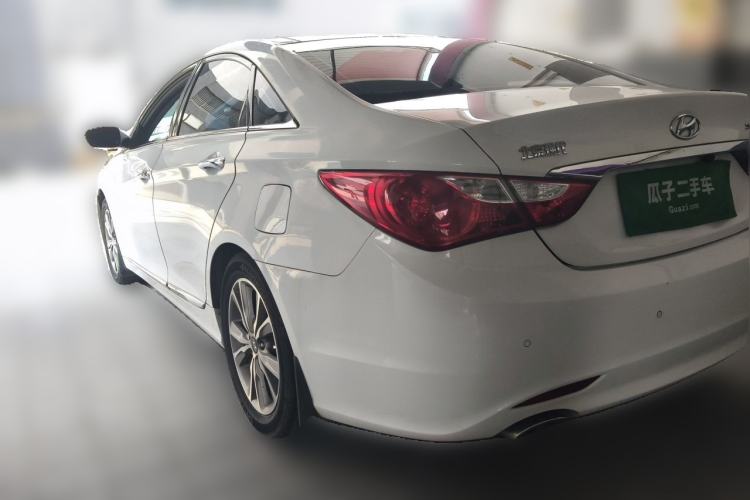 Used Hyundai Sonata 2014 2.0L Automatic Luxury Edition Rear Left 45 Deg