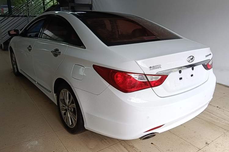 Used Hyundai Sonata 2014 2.0L Automatic Luxury Edition Rear Left 45 Deg