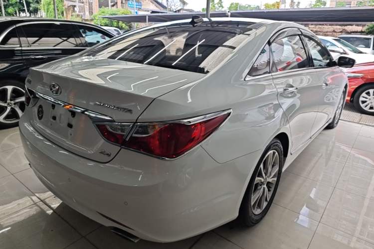 Used Hyundai Sonata 2014 2.4L Automatic Leading Edition China V Standard Rear Right 45 Deg