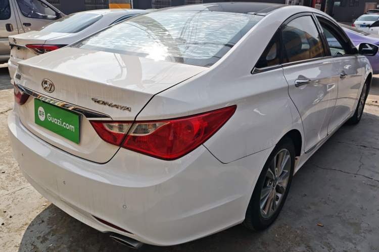 Used Hyundai Sonata 2014 2.0L Automatic Luxury Edition Rear Right 45 Deg