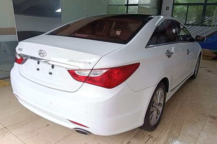 Used Hyundai Sonata 2014 2.0L Automatic Luxury Edition Rear Right 45 Deg