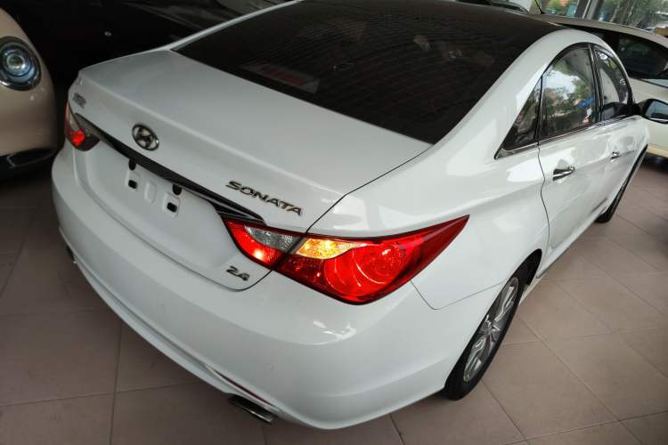 Used Hyundai Sonata 2014 2.4L Automatic Leading Edition China IV Standard Rear Right 45 Deg