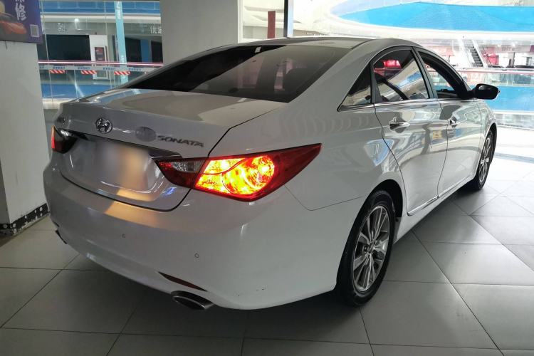 Used Hyundai Sonata 2014 2.0L Automatic Luxury Edition Rear Right 45 Deg