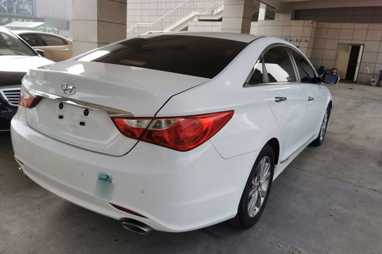 Used Hyundai Sonata 2014 2.0L Automatic Luxury Edition Rear Right 45 Deg