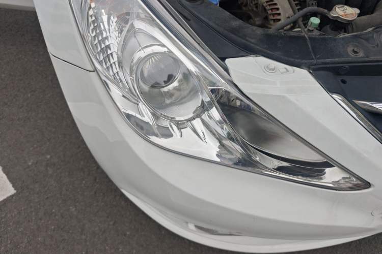 Used Hyundai Sonata 2014 2.0L Automatic Luxury Edition Right Front Headlight