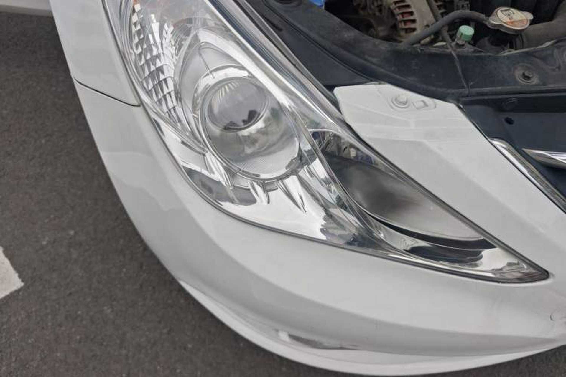 Used Hyundai Sonata 2014 2.0L Automatic Luxury Edition Right Front Headlight