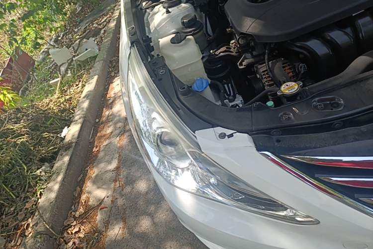 Used Hyundai Sonata 2014 2.0L Automatic Luxury Edition Right Front Headlight