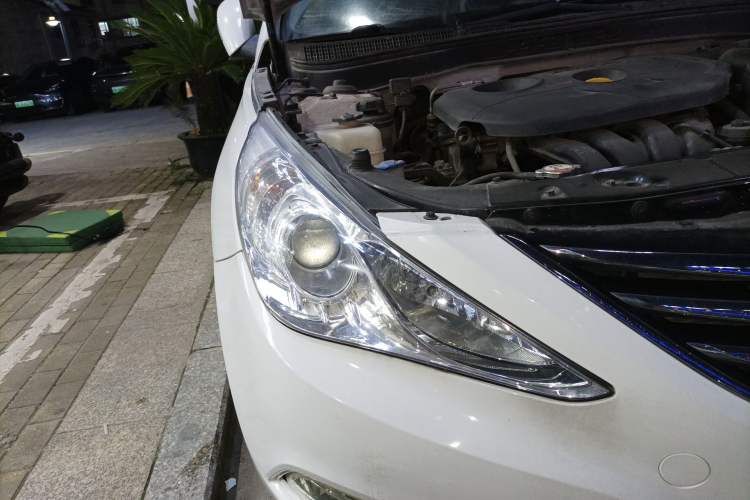 Used Hyundai Sonata 2014 2.0L Automatic Luxury Edition Right Front Headlight