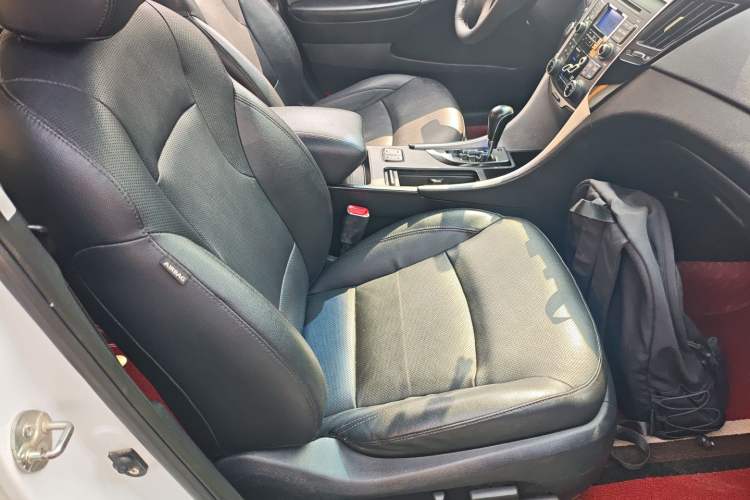 Used Hyundai Sonata 2014 2.0L Automatic Luxury Edition Right Front Seat