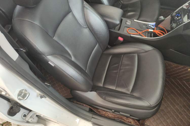 Used Hyundai Sonata 2014 2.0L Automatic Luxury Edition Right Front Seat