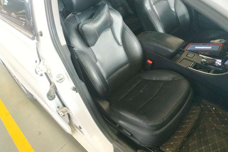 Used Hyundai Sonata 2014 2.0L Automatic Luxury Edition Right Front Seat