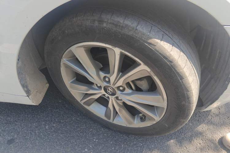 Used Hyundai Sonata 2014 2.4L Automatic Leading Edition China IV Standard Right Front Wheel Hub