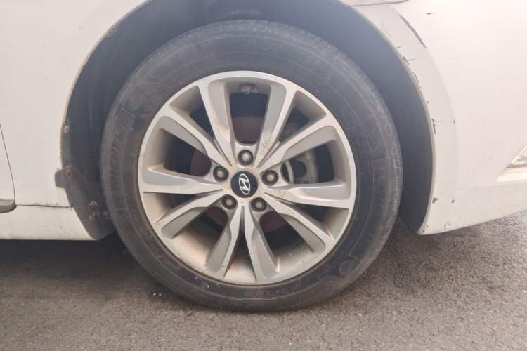Used Hyundai Sonata 2014 2.4L Automatic Leading Edition China IV Standard Right Front Wheel Hub