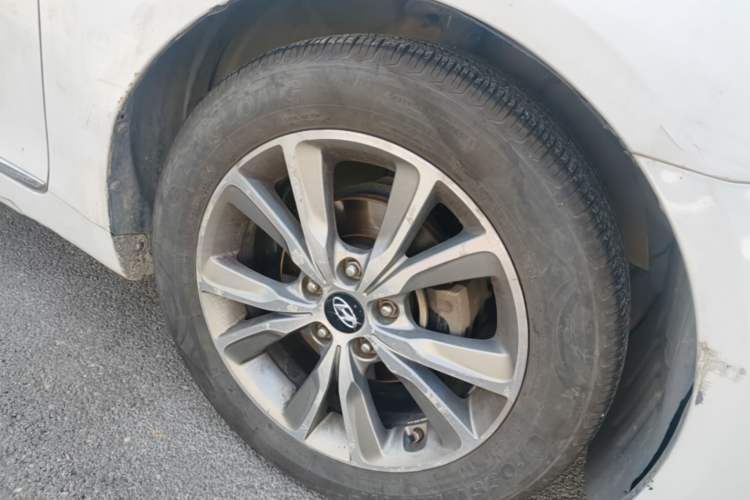 Used Hyundai Sonata 2014 2.4L Automatic Leading Edition China IV Standard Right Front Wheel Hub