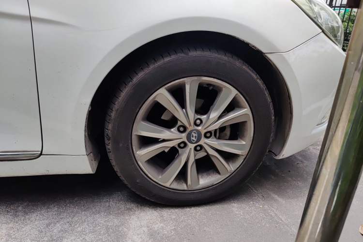 Used Hyundai Sonata 2014 2.4L Automatic Leading Edition China IV Standard Right Front Wheel Hub