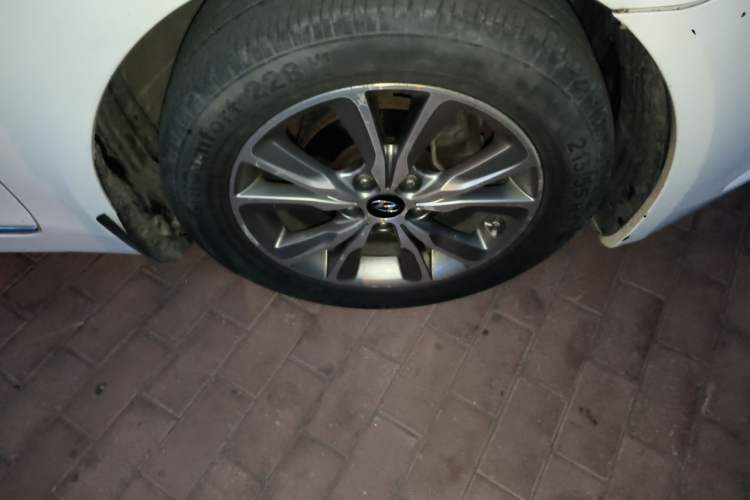 Used Hyundai Sonata 2014 2.4L Automatic Leading Edition China IV Standard Right Front Wheel Hub