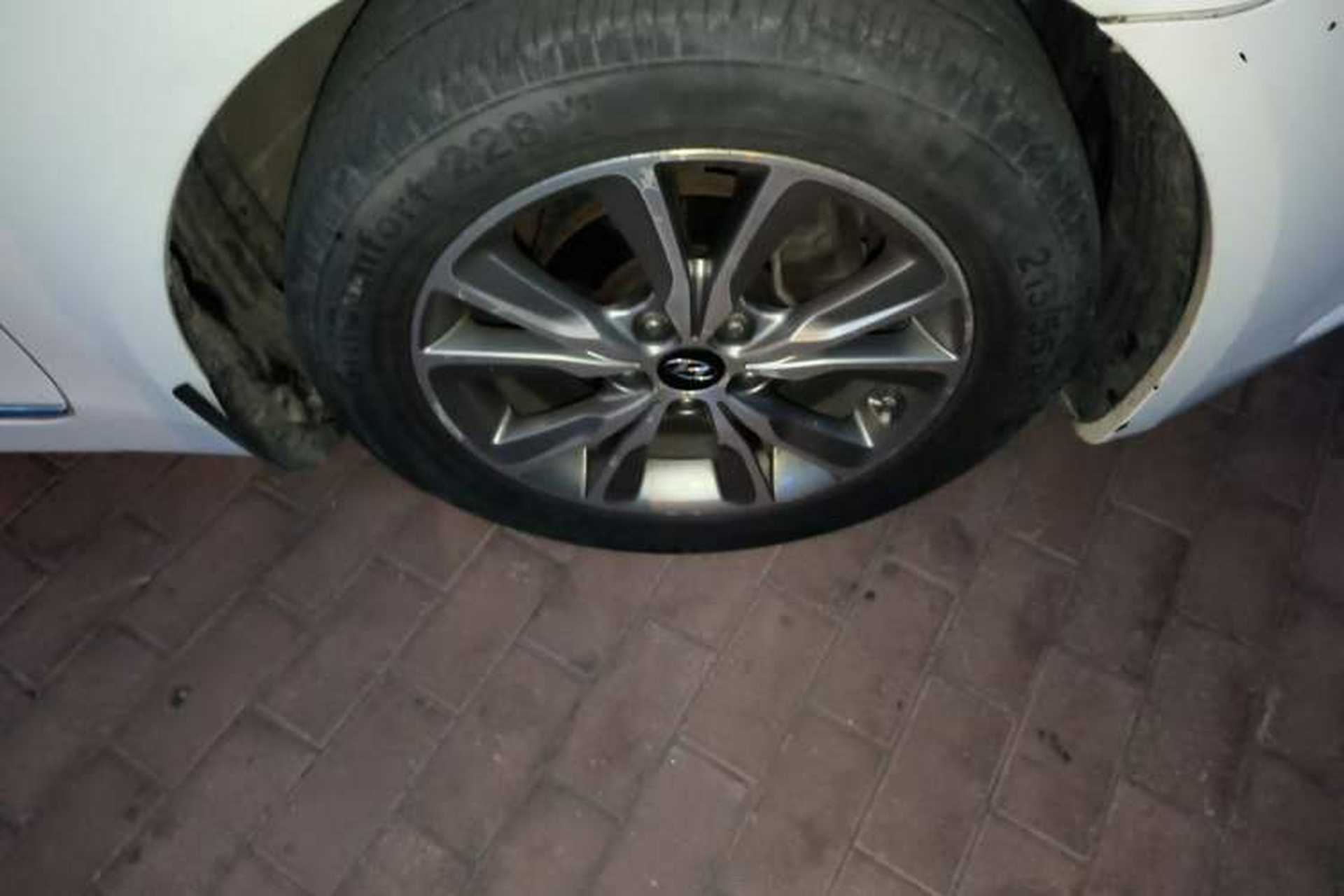 Used Hyundai Sonata 2014 2.4L Automatic Leading Edition China IV Standard Right Front Wheel Hub