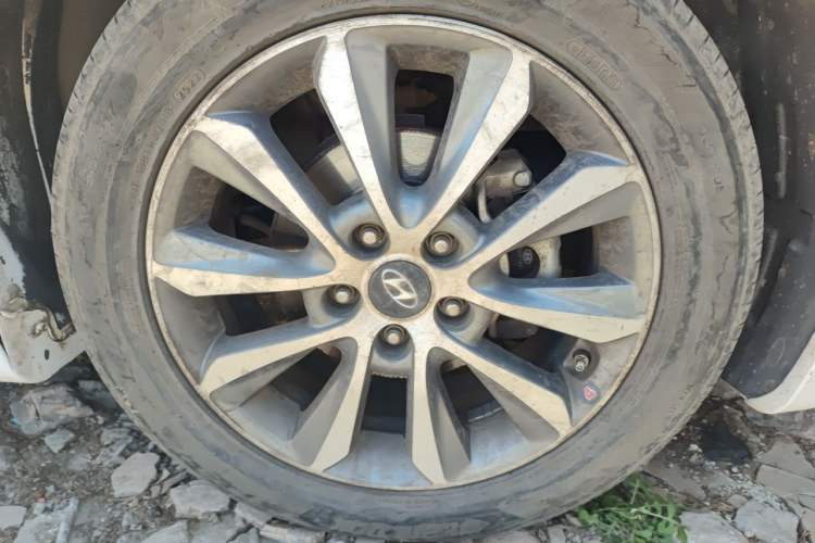 Used Hyundai Sonata 2014 2.4L Automatic Leading Edition China IV Standard Right Front Wheel Hub