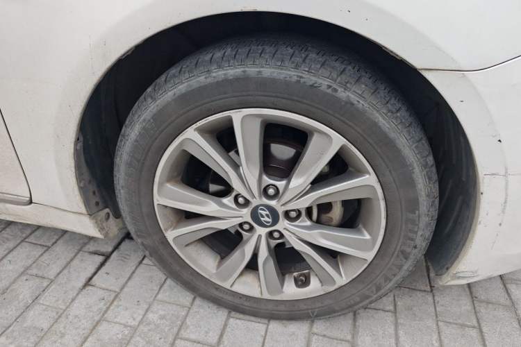 Used Hyundai Sonata 2014 2.4L Automatic Leading Edition China IV Standard Right Front Wheel Hub