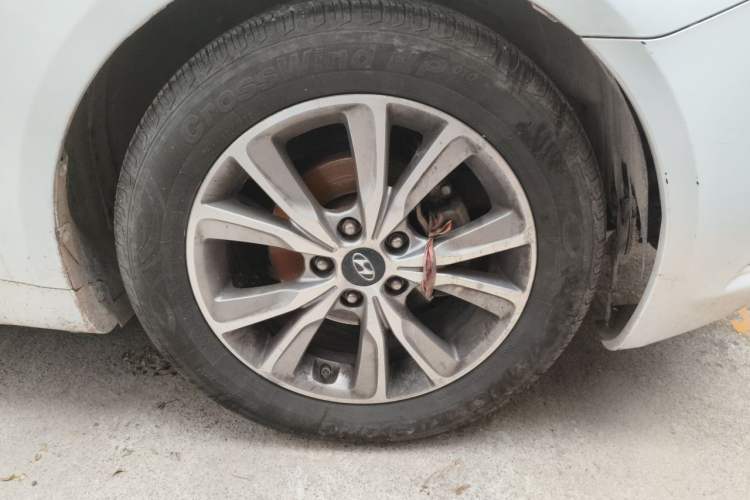 Used Hyundai Sonata 2014 2.4L Automatic Leading Edition China IV Standard Right Front Wheel Hub