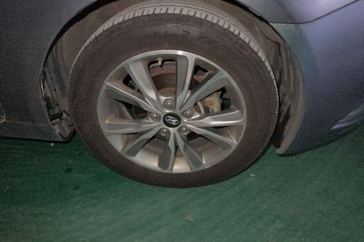 Used Hyundai Sonata 2014 2.4L Automatic Leading Edition China IV Standard Right Front Wheel Hub