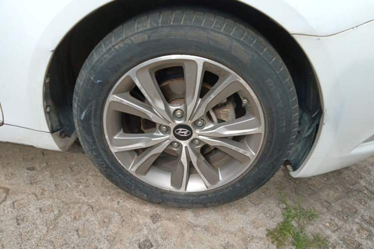 Used Hyundai Sonata 2014 2.4L Automatic Leading Edition China IV Standard Right Front Wheel Hub