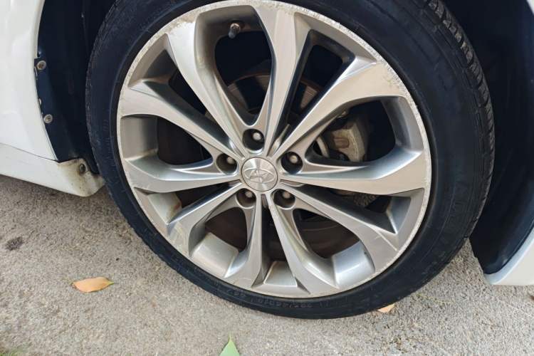 Used Hyundai Sonata 2014 2.4L Automatic Luxury Version China V Standard Right Front Wheel Hub
