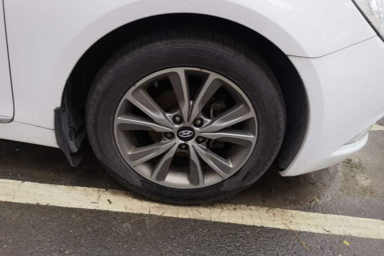 Used Hyundai Sonata 2014 2.4L Automatic Leading Edition China IV Standard Right Front Wheel Hub