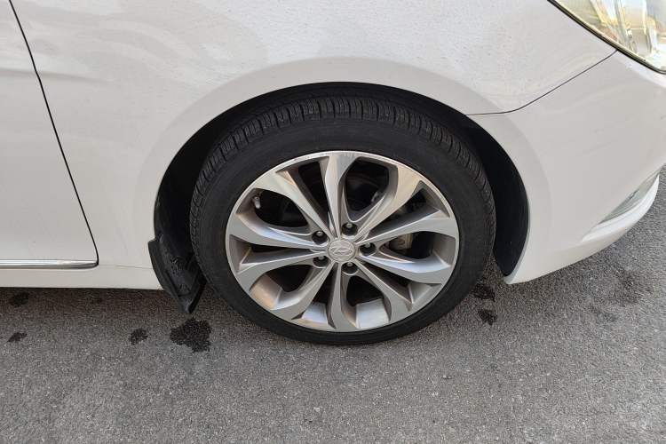 Used Hyundai Sonata 2014 2.4L Automatic Luxury Version China IV Standard Right Front Wheel Hub