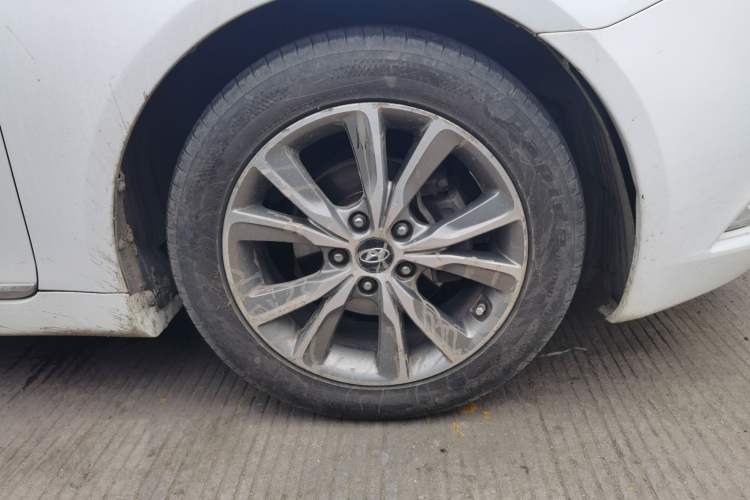 Used Hyundai Sonata 2014 2.4L Automatic Leading Edition China IV Standard Right Front Wheel Hub