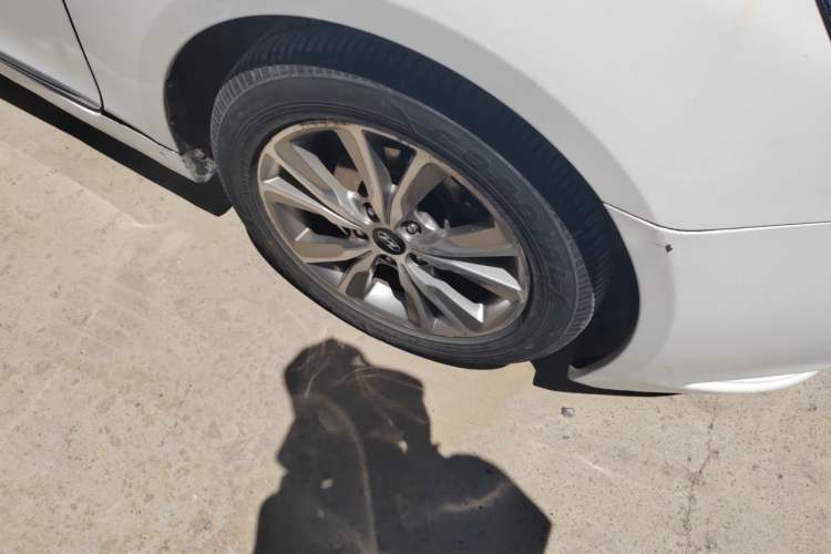 Used Hyundai Sonata 2014 2.4L Automatic Leading Edition China IV Standard Right Front Wheel Hub