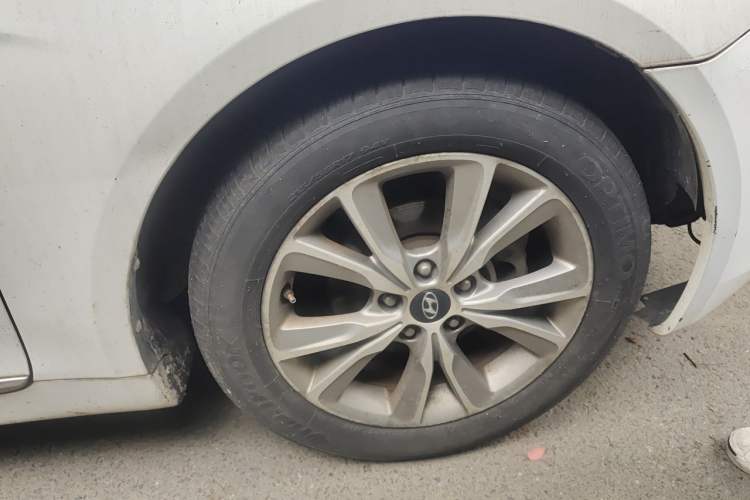Used Hyundai Sonata 2014 2.4L Automatic Leading Edition China IV Standard Right Front Wheel Hub
