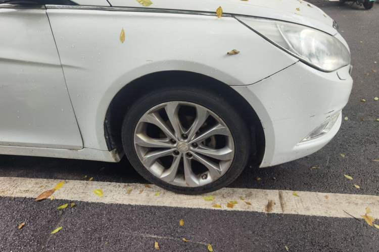 Used Hyundai Sonata 2014 2.4L Automatic Luxury Version China IV Standard Right Front Wheel Hub