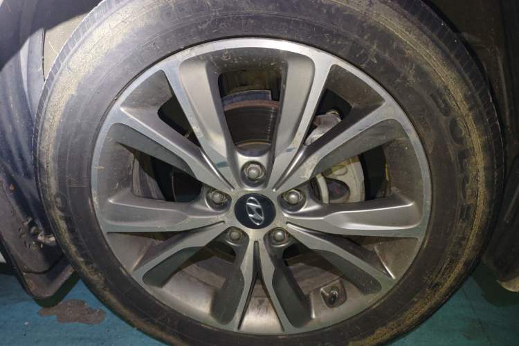 Used Hyundai Sonata 2014 2.4L Automatic Leading Edition China IV Standard Right Front Wheel Hub