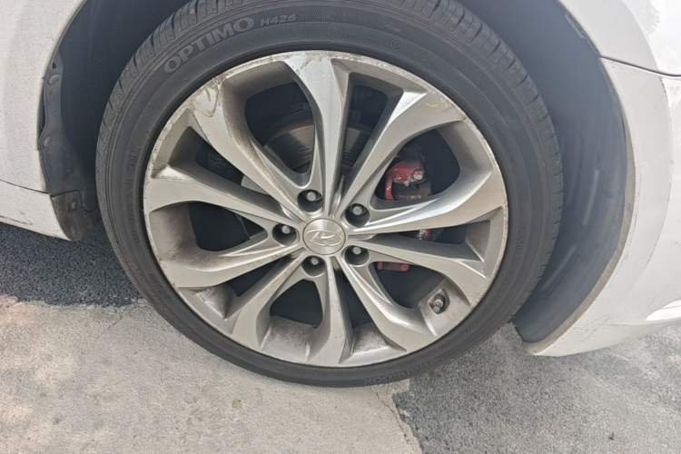 Used Hyundai Sonata 2014 2.4L Automatic Luxury Version China IV Standard Right Front Wheel Hub