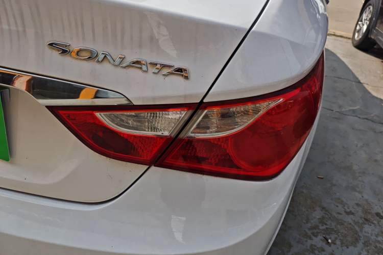 Used Hyundai Sonata 2014 2.0L Automatic Luxury Edition Right Rear Taillight