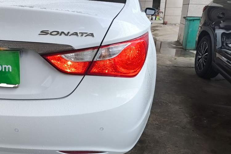Used Hyundai Sonata 2014 2.0L Automatic Luxury Edition Right Rear Taillight