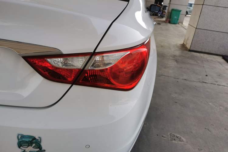 Used Hyundai Sonata 2014 2.0L Automatic Luxury Edition Right Rear Taillight