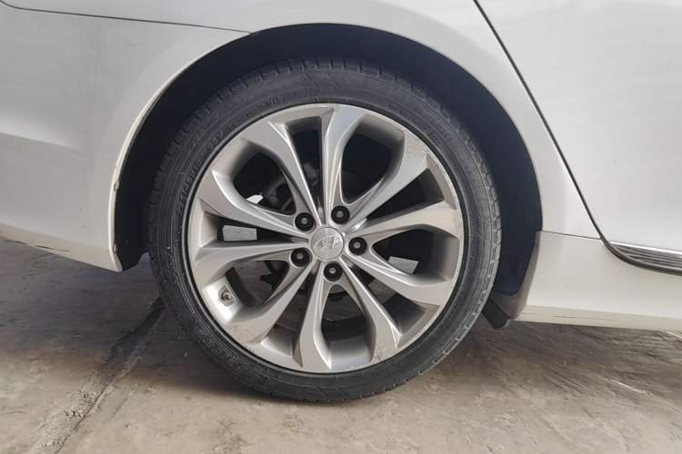 Used Hyundai Sonata 2014 2.4L Automatic Luxury Version China V Standard Right Rear Wheel Hub