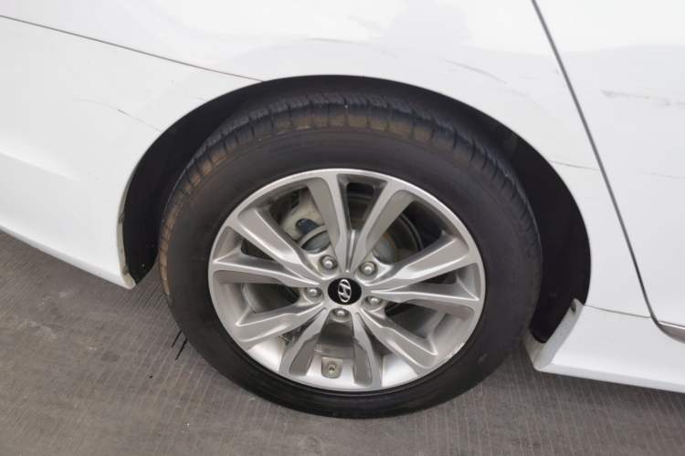 Used Hyundai Sonata 2014 2.0L Automatic Luxury Edition Right Rear Wheel Hub