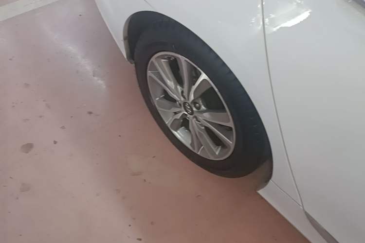 Used Hyundai Sonata 2014 2.0L Automatic Luxury Edition Right Rear Wheel Hub
