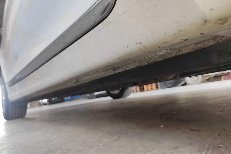 Used Hyundai Sonata 2014 2.4L Automatic Luxury Version China V Standard Right Side Sill