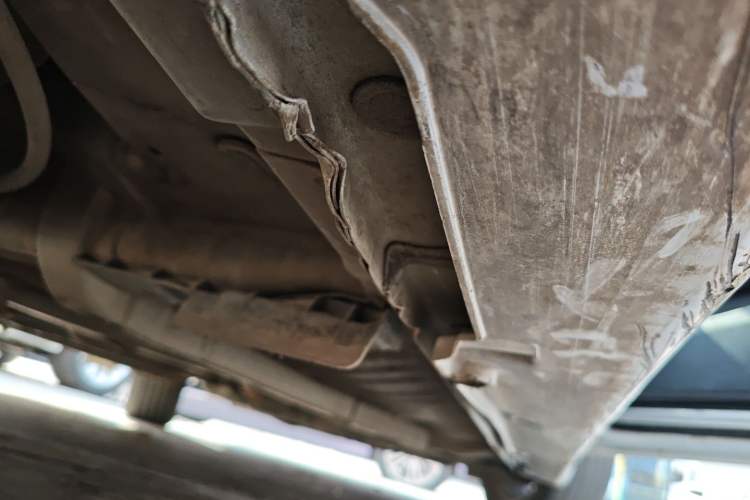 Used Hyundai Sonata 2014 2.0L Automatic Luxury Edition Right Side Sill