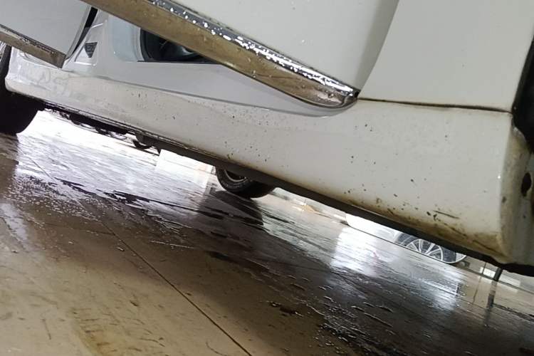 Used Hyundai Sonata 2014 2.0L Automatic Luxury Edition Right Side Sill