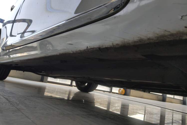 Used Hyundai Sonata 2014 2.0L Automatic Luxury Edition Right Side Sill
